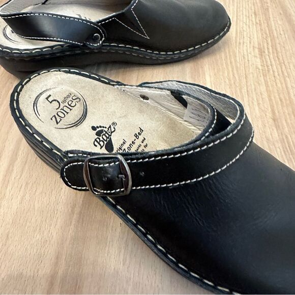 Batz clogs with Adjustable Strap. - Picture 5 of 9